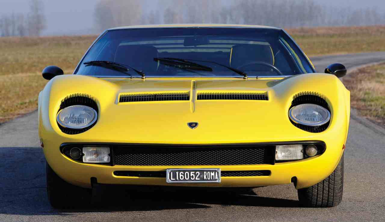 Lamborghini Miura da costruire, il modellino in scala in ...