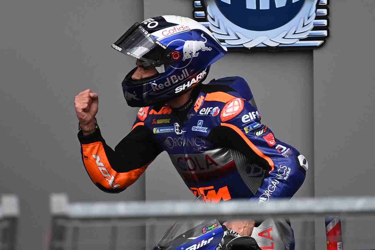 MotoGP Stiria, Oliveira come Bradbury: l'incredibile finale di Gara - Video