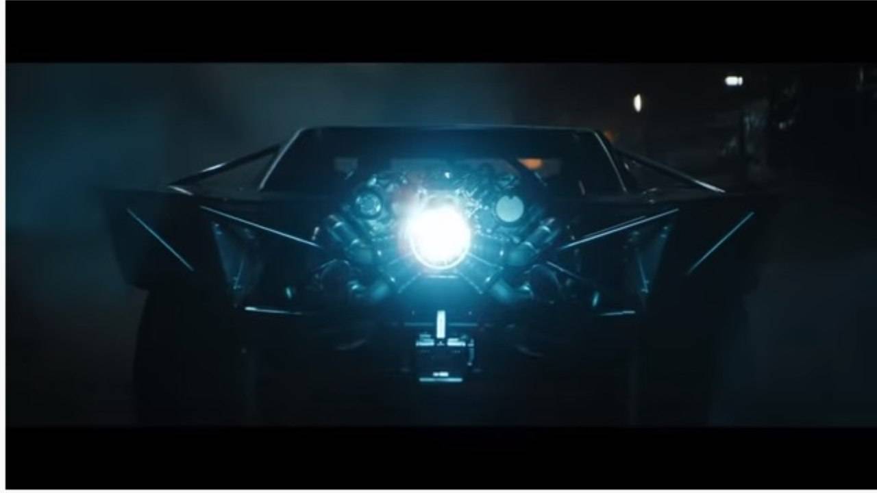 Batmobile, il nuovo modello tra Dodge Challenger e Plymouth Barracuda - Video