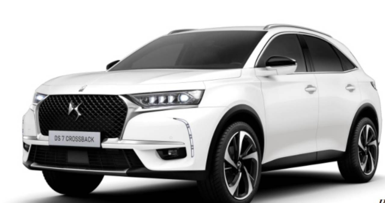 DS7 Crossback Prestige: il Suv ibrido con due motori elettrici