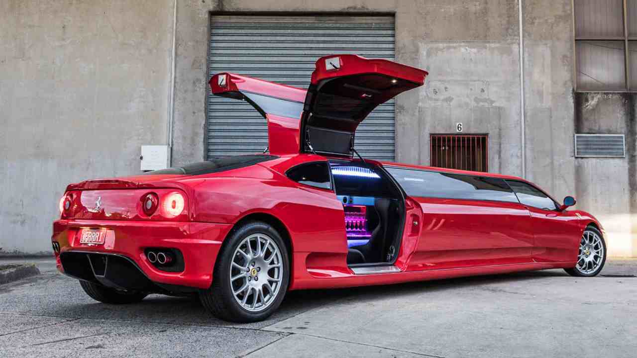 Ferrari 360 Modena, le foto della limousine