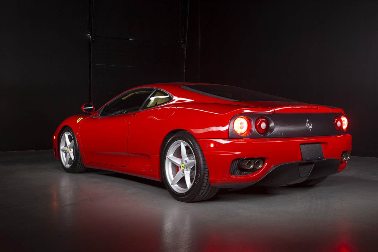 Ferrari 360 Modena, c'è chi l'ha trasformata in una limousine