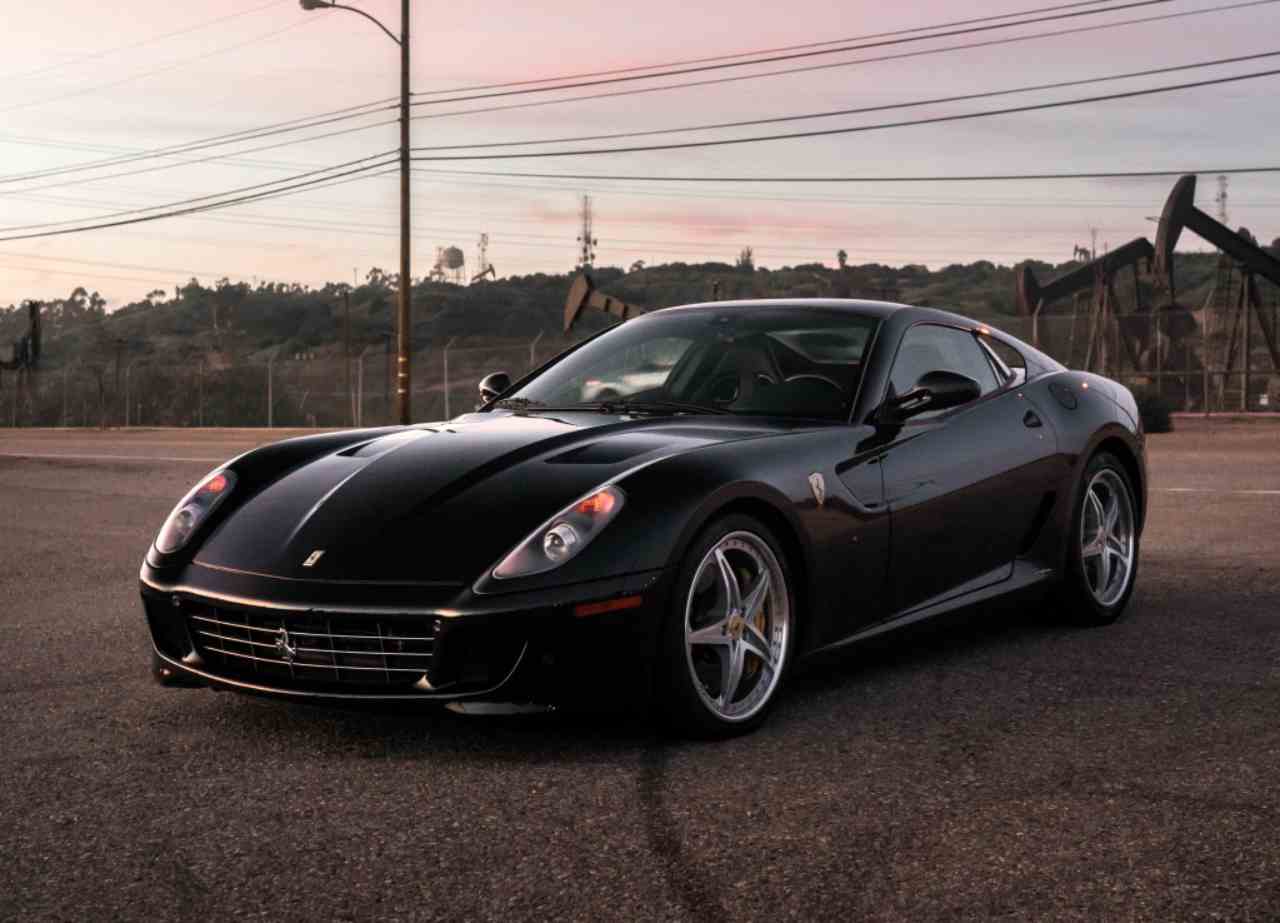 Eric Clapton vende la sua Ferrari 599: quanto costa