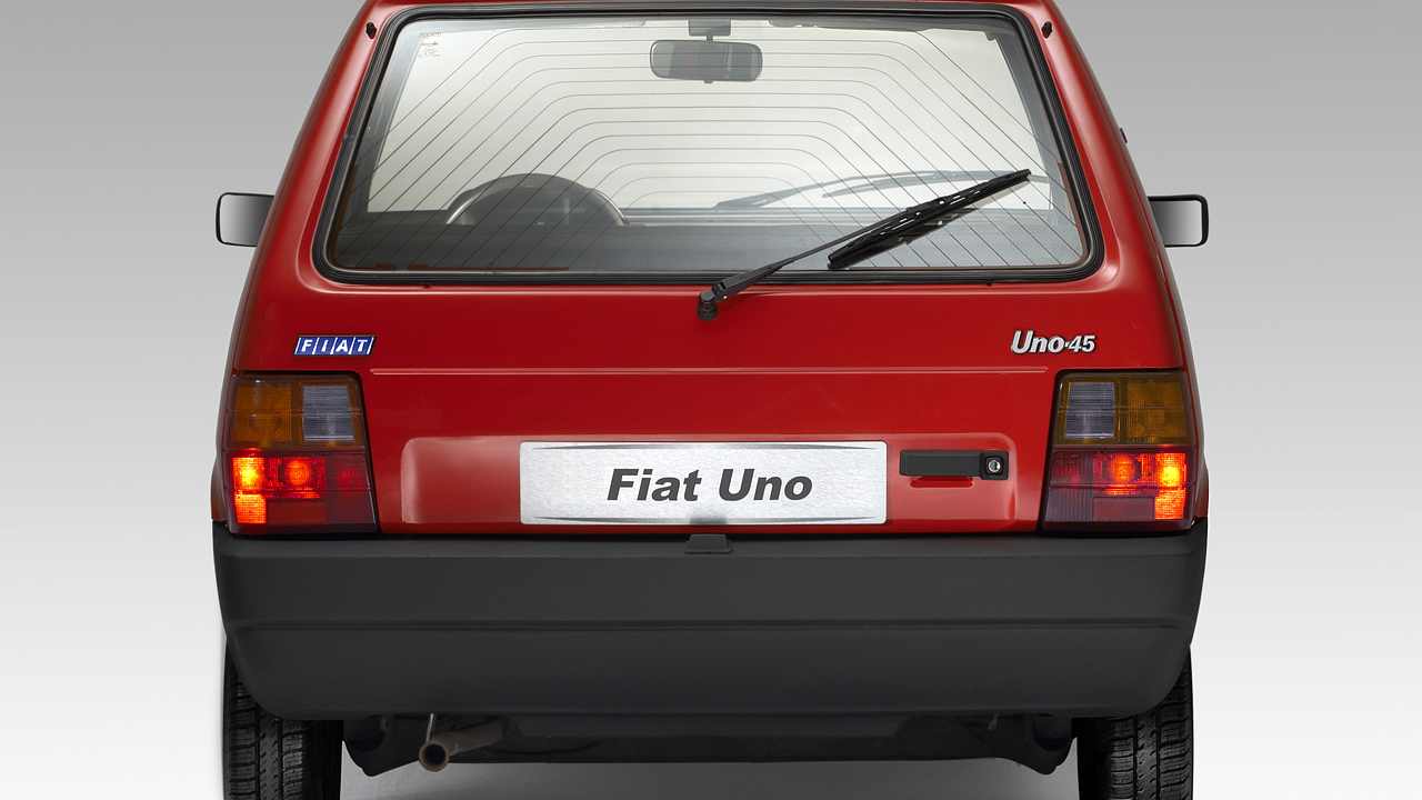 Auto Usate per le vacanze estive: Fiat Uno tra le preferita, la top ten per gli italiani