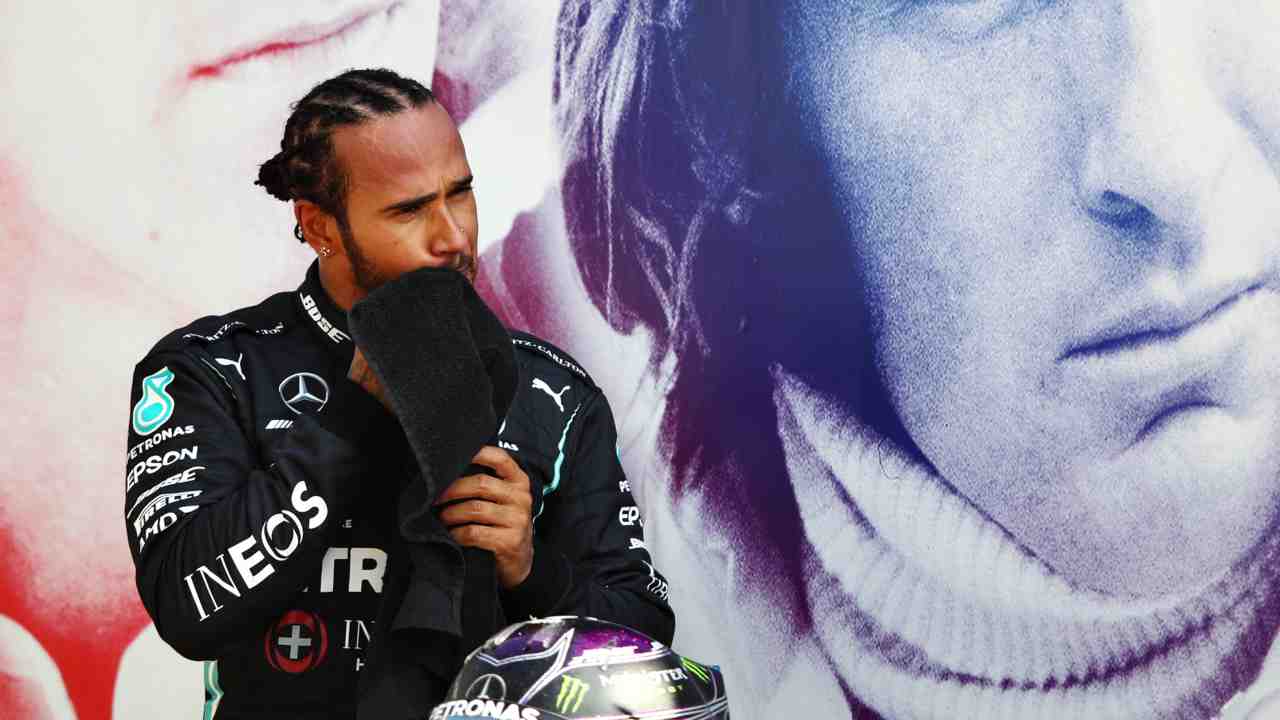 Gp Silverstone, Hamilton: "Non è il risultato che volevo. Gomme come palloni"