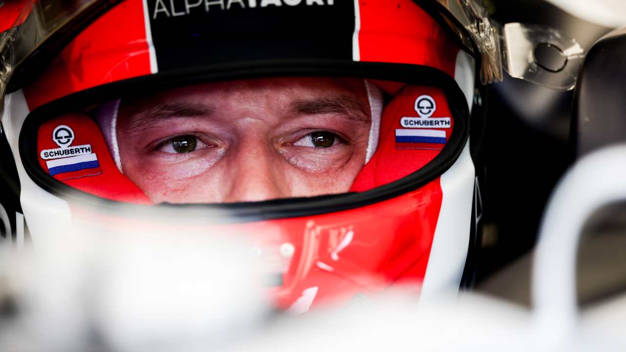 F1 Gp Silverstone, Kvyat penalizzato sulla griglia: il motivo