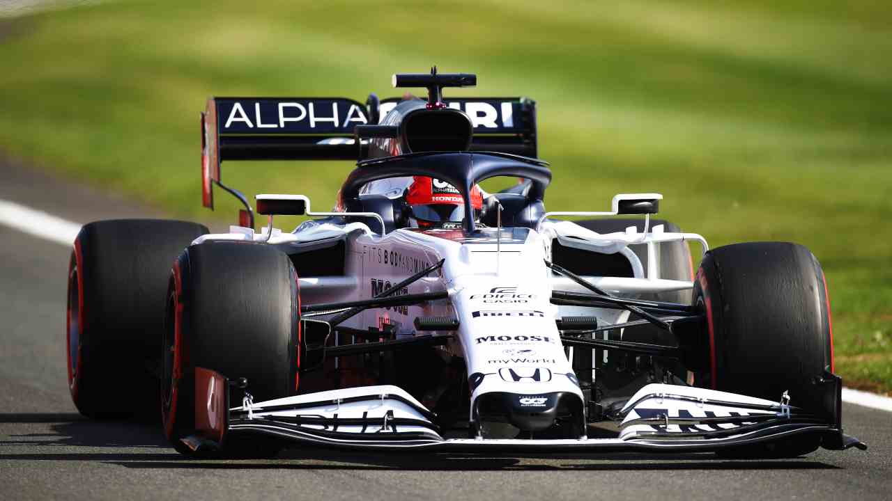 F1 Gp Silverstone, Kvyat penalizzato sulla griglia: il motivo