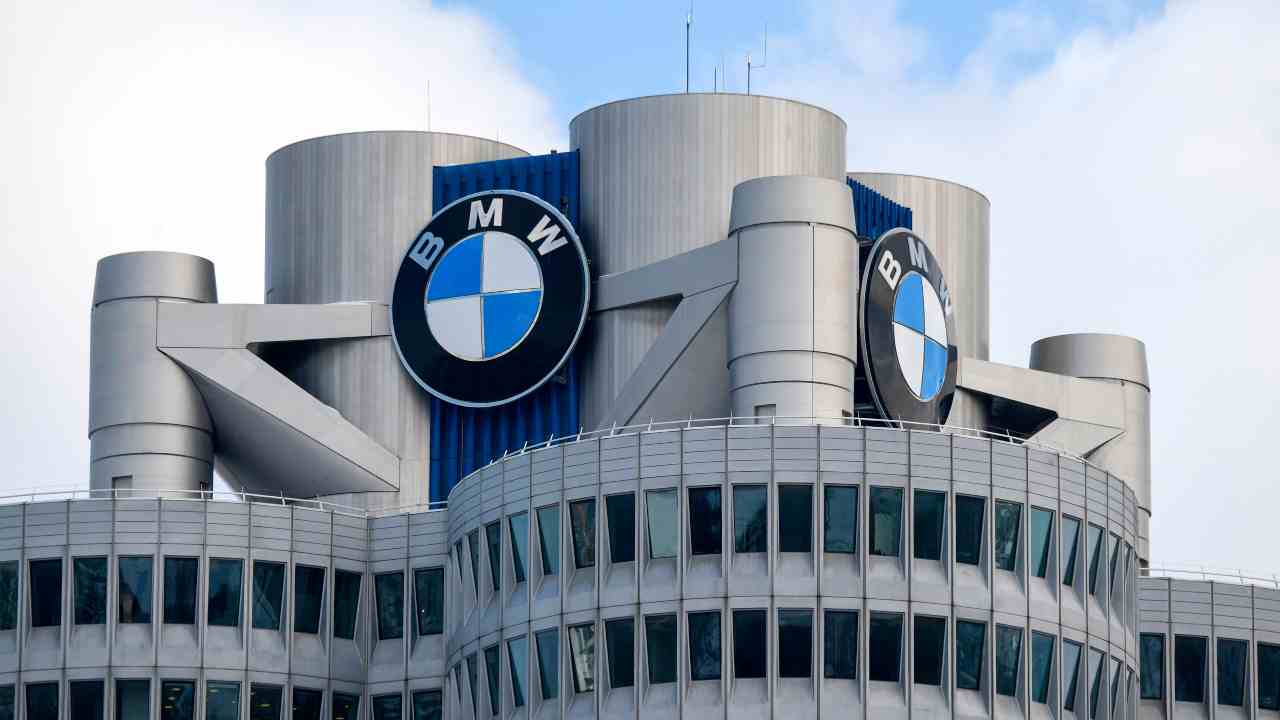 Bmw, scooter con tetto removibile: il progetto