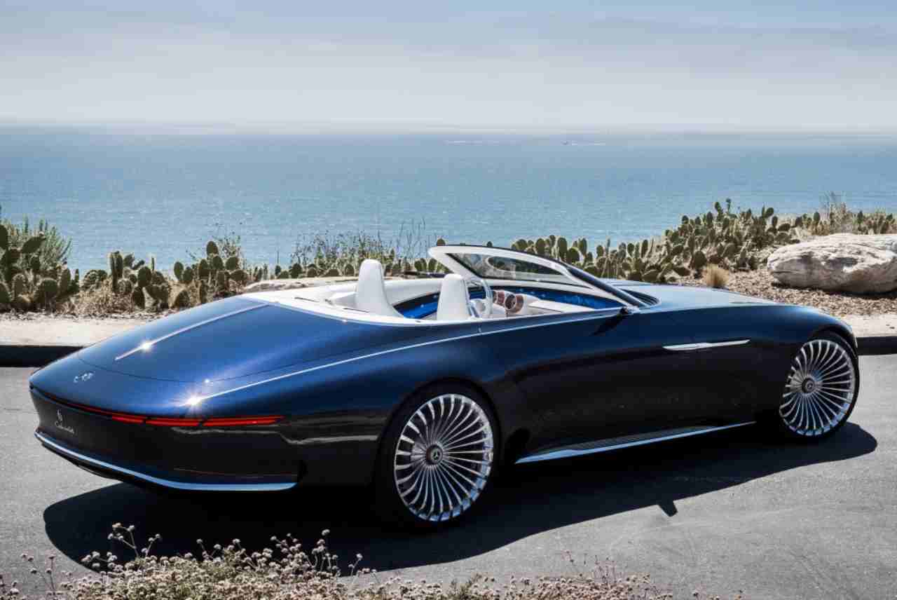 Mercedes-Maybach 6, la concept car mozzafiato nell'ultimo video di Drake