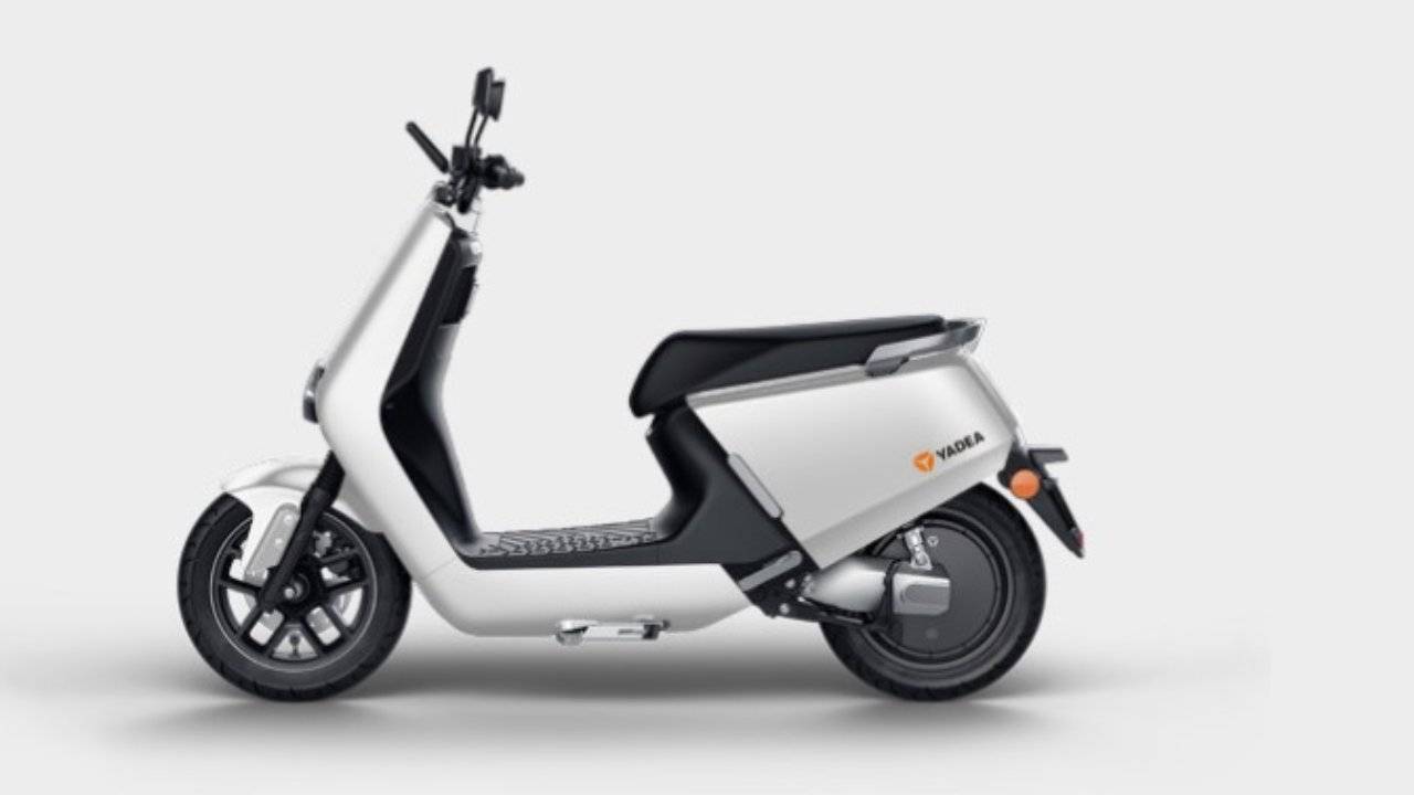 Yadea G5, Vin Diesel testimonial del nuovo scooter elettrico - video