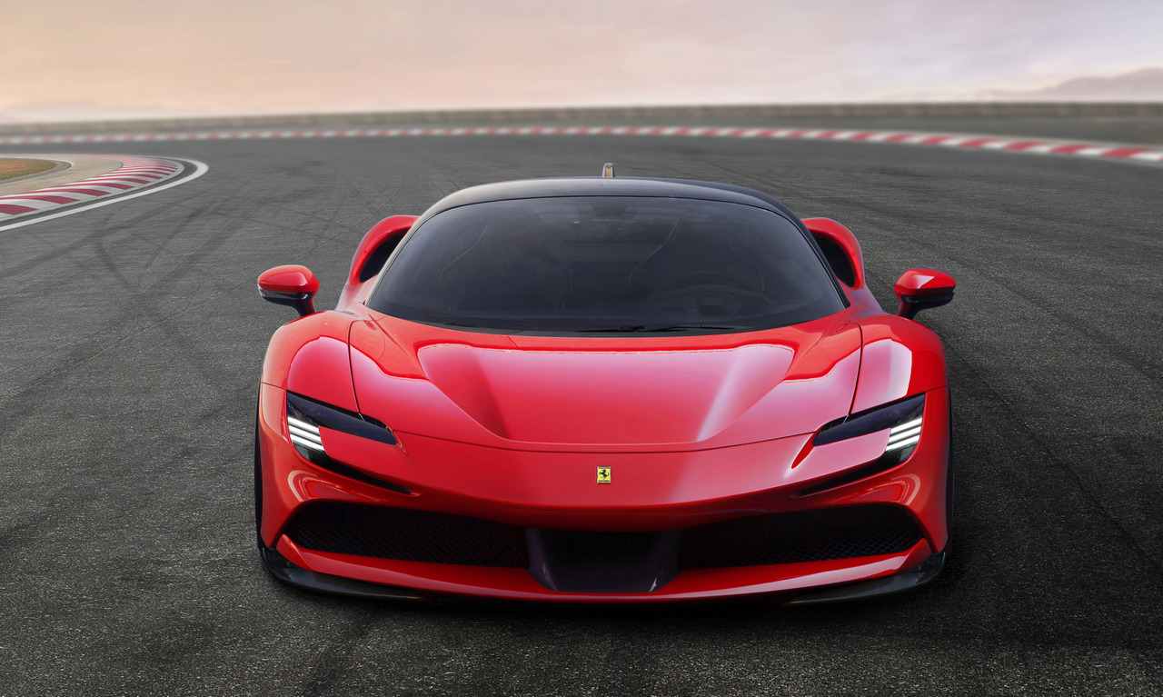 Ferrari SF90 Stradale, motore ibrido da 1000 cv: l’analisi