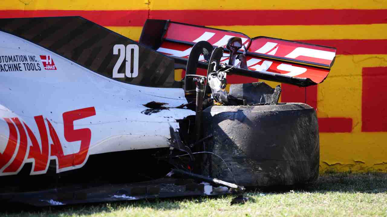 F1 GP Mugello, incidente sul rettilineo: warning a 12 piloti, i destinatari