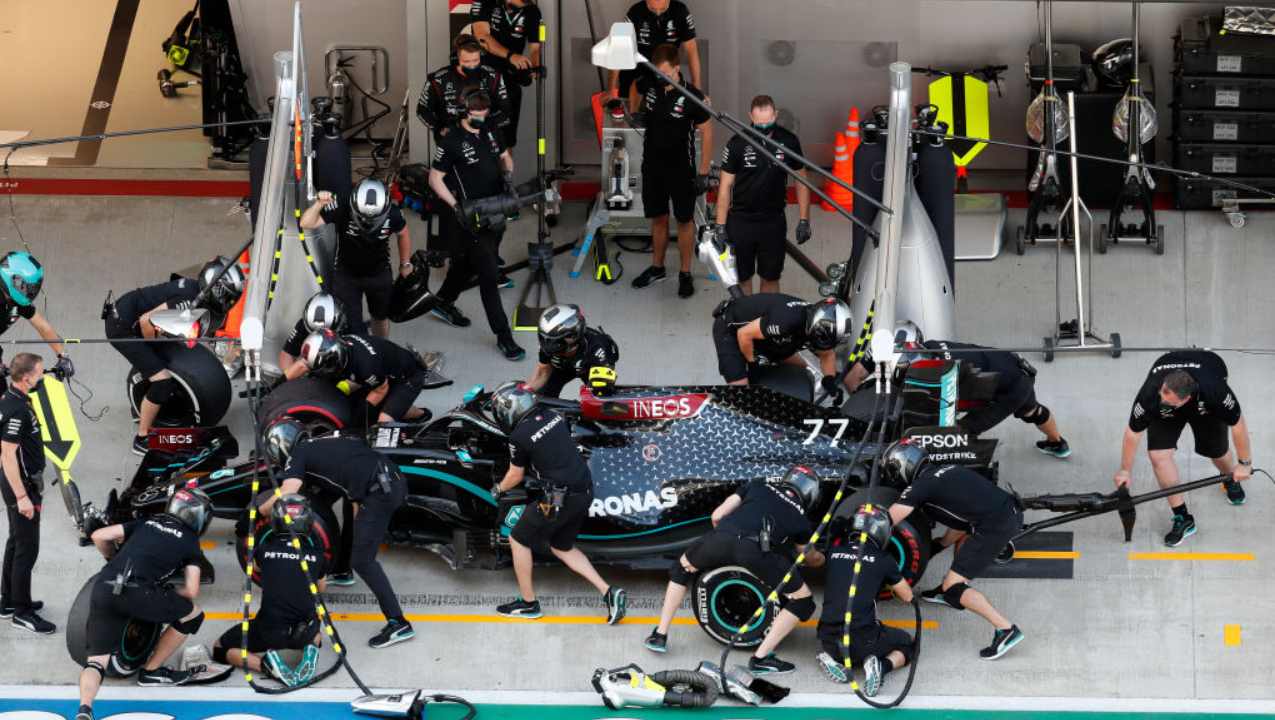 Team Mercedes F1 positivo Covid 19