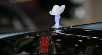 Rolls Royce, lo Spirit of Ecstasy luminoso bandito dall’Unione Europea