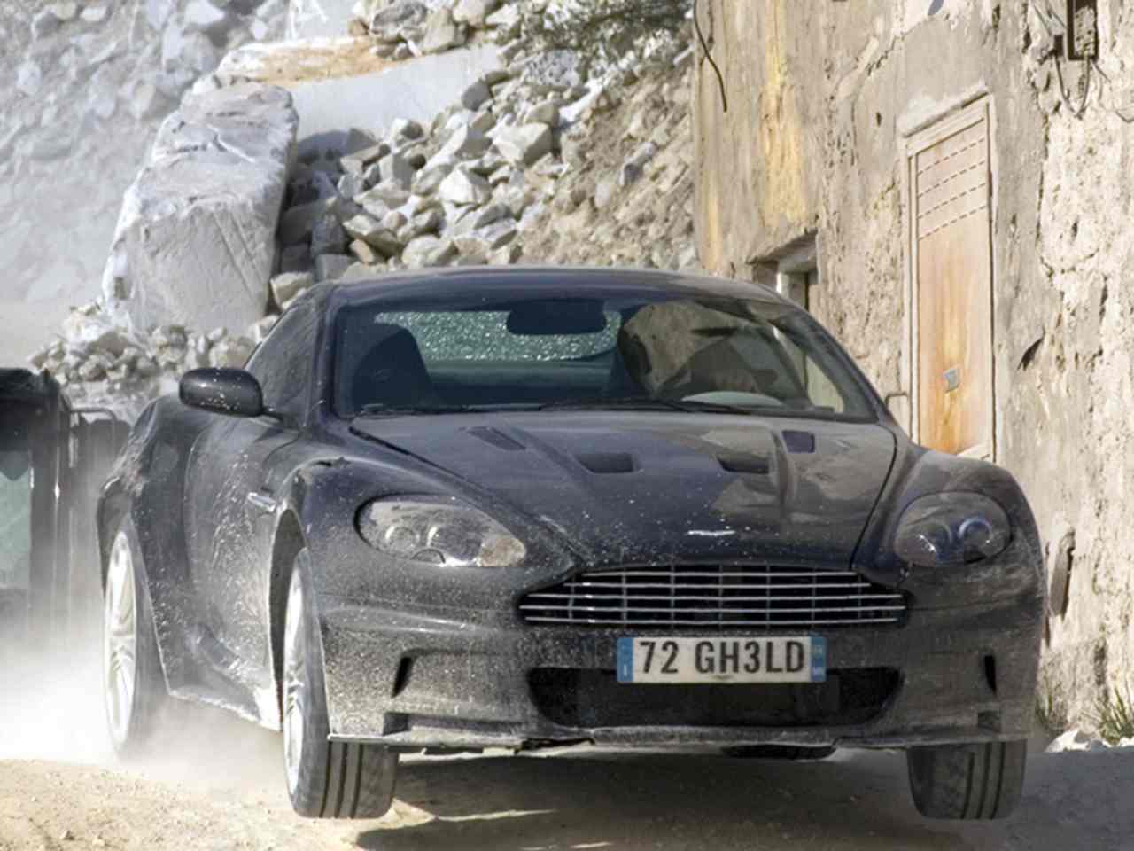 James Bond, l'Aston Martin DBS in "Quantum of Solace" con Daniel Craig (foto Wheelsage)