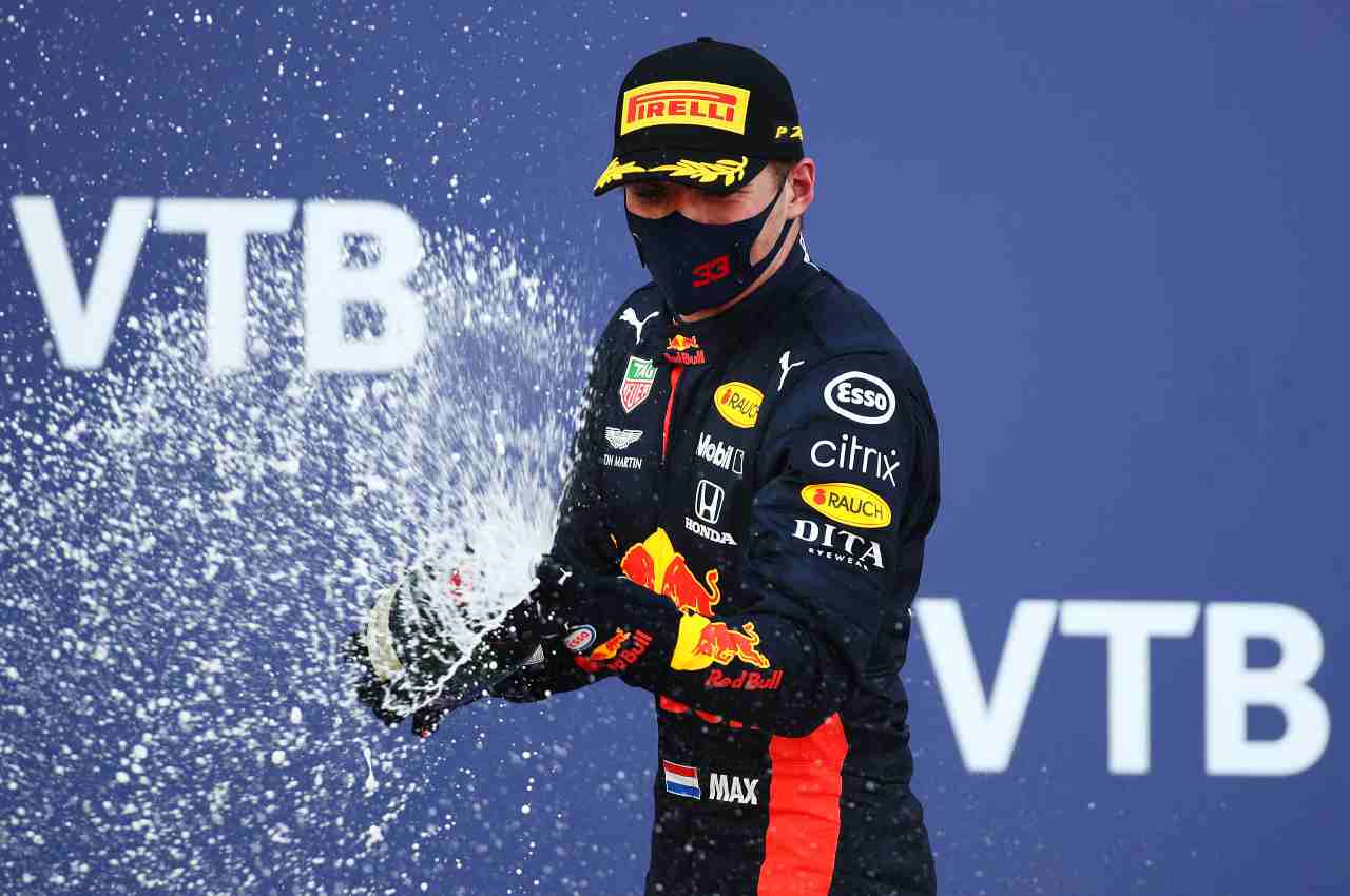 "Verstappen in Mercedes nel 2022, Hamilton direbbe sì": parola di ex pilota