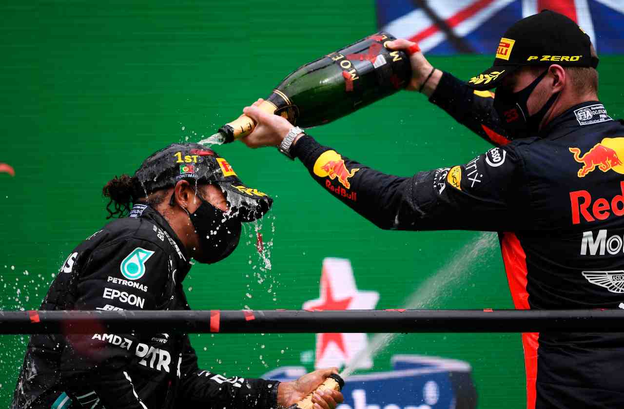 Verstappen rivela: "Cosa mi ha detto Hamilton dopo il record di vittorie"