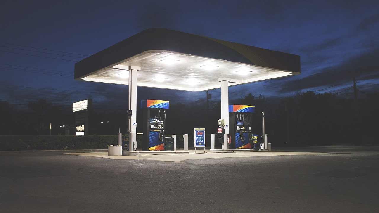 Inseguimento Distributore di benzina guardia giurata