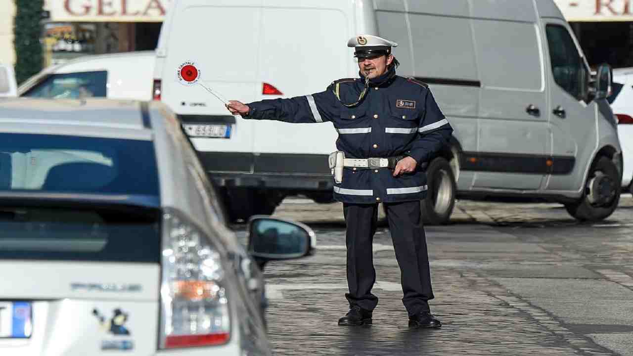 Polizia Locale multa Brescia gomme auto