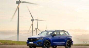 Volkswagen Touareg, si parcheggia con lo smartphone: come funziona