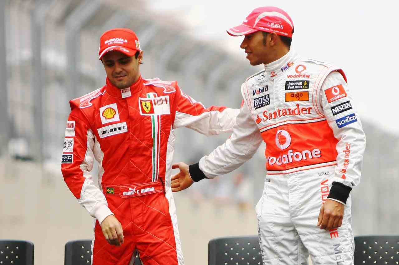 Hamilton al GP Brasile 2008: il primo Mondiale, le lacrime di Massa - Video