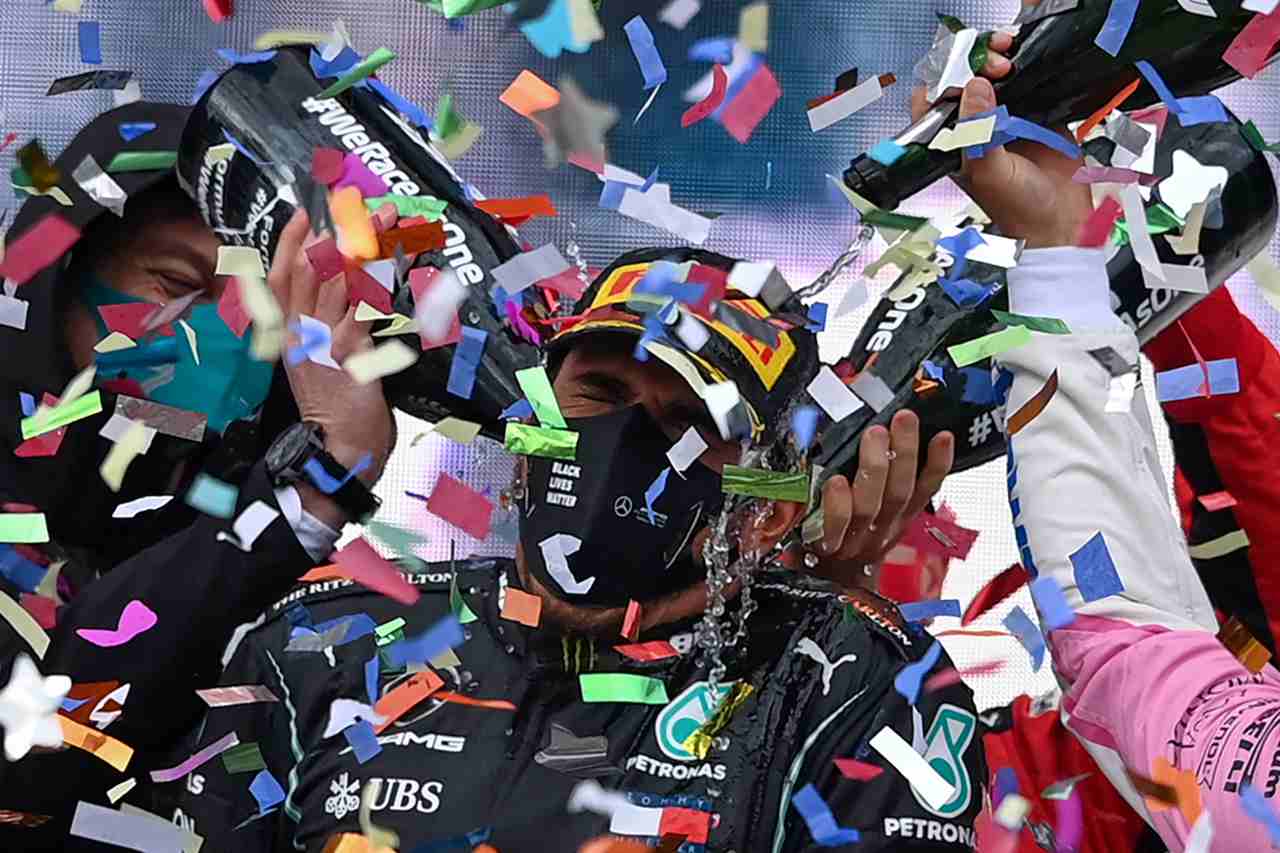 Hamilton come Wolff, il rifiuto della sconfitta: "Perdere è un'umiliazione"