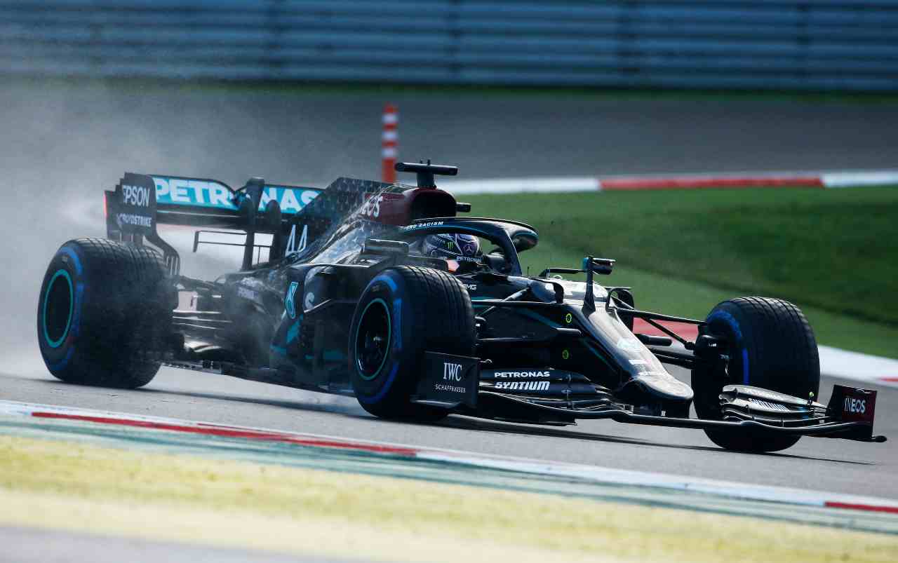 Mercedes, Wolff difende Bottas e Hamilton