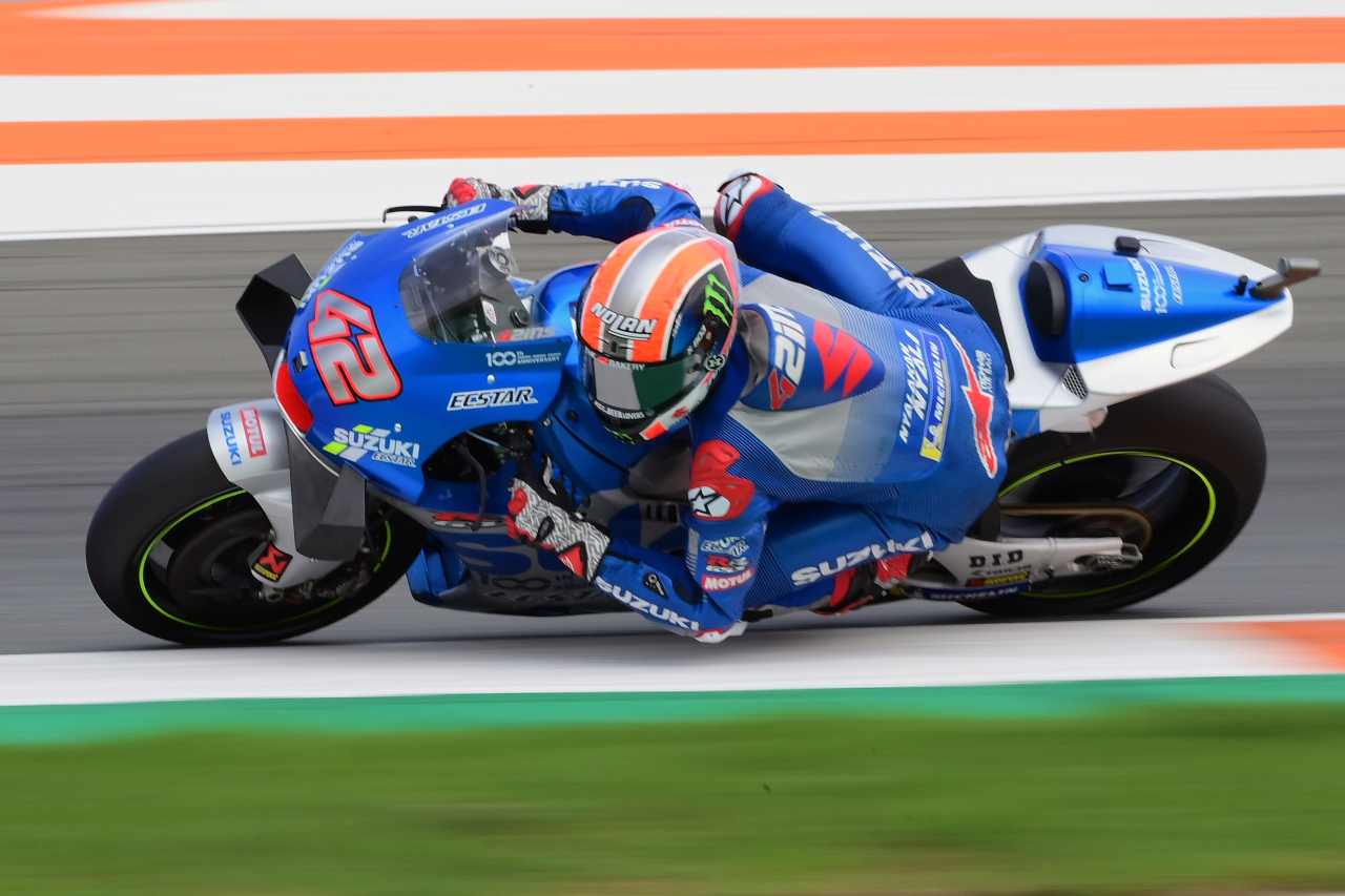 MotoGP, un giro di pista a Valencia con Rins - Video