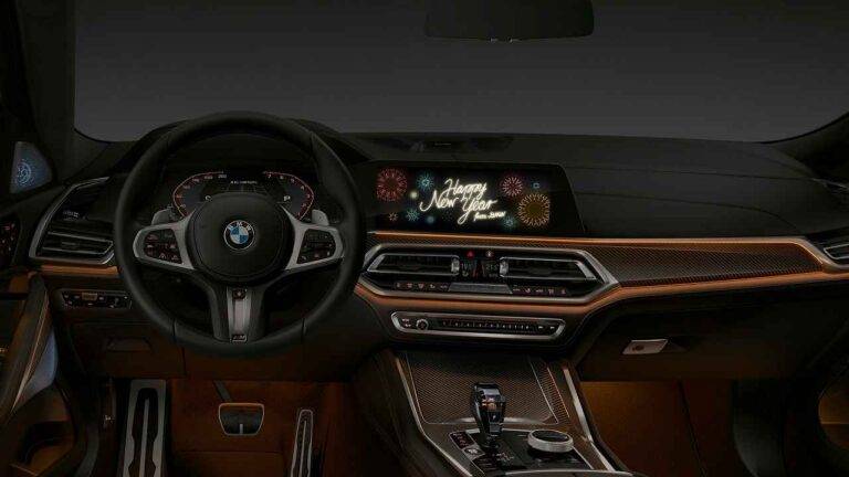 BMW, Auguri speciali per i clienti il simpatico video