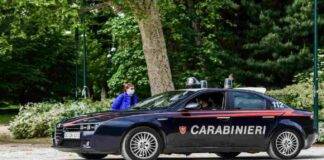 Frosinone danneggia auto e fugge coprendo la targa