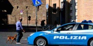 Roma danneggia auto sampietrini