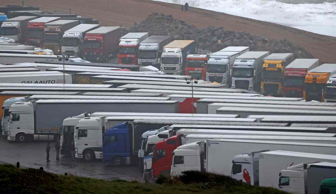 camion inghilterra blocco