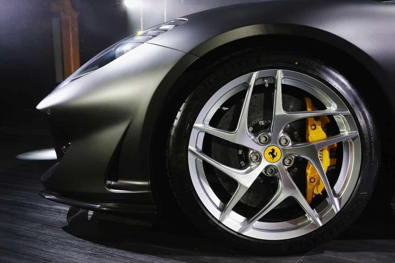 Ferrari Purosangue, come sarà il primo SUV di Maranello: le immagini spia