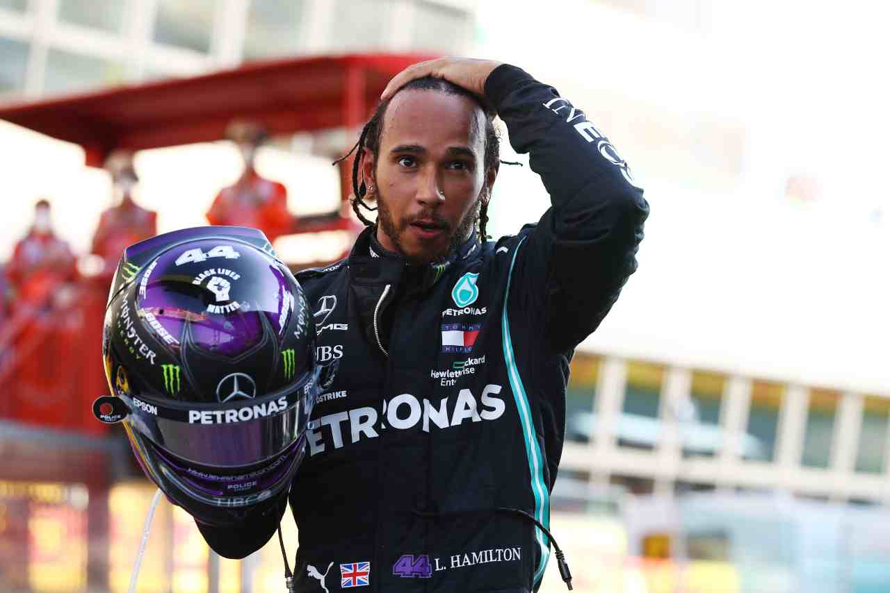 F1, Hamilton positivo al Covid-19: le condizioni del campione del mondo