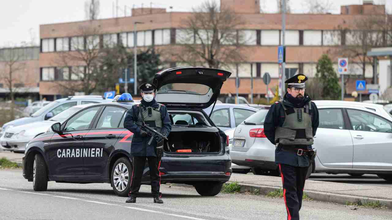 Carabinieri - auto senza assicurazione