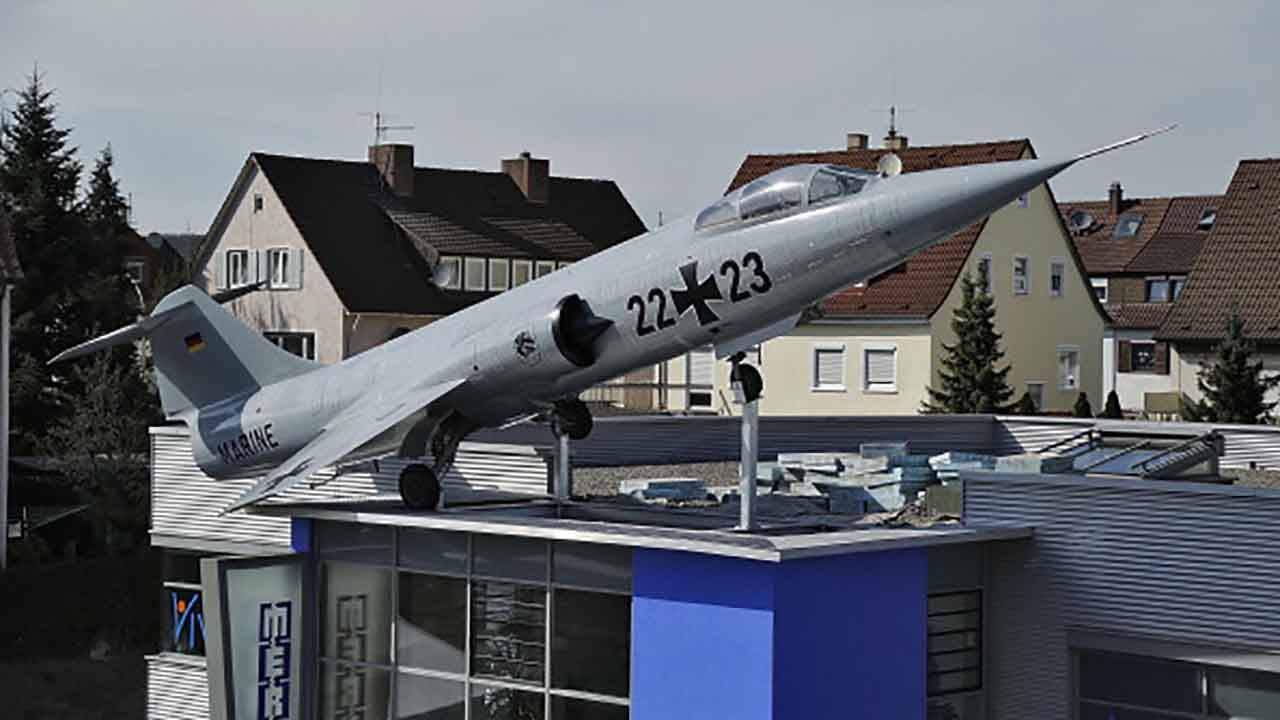 F-104