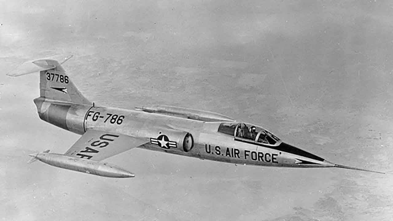 F-104 