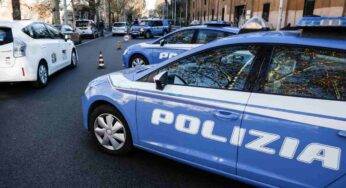 In Auto con finto lampeggiante della Polizia per sgridare pedoni: denunciato