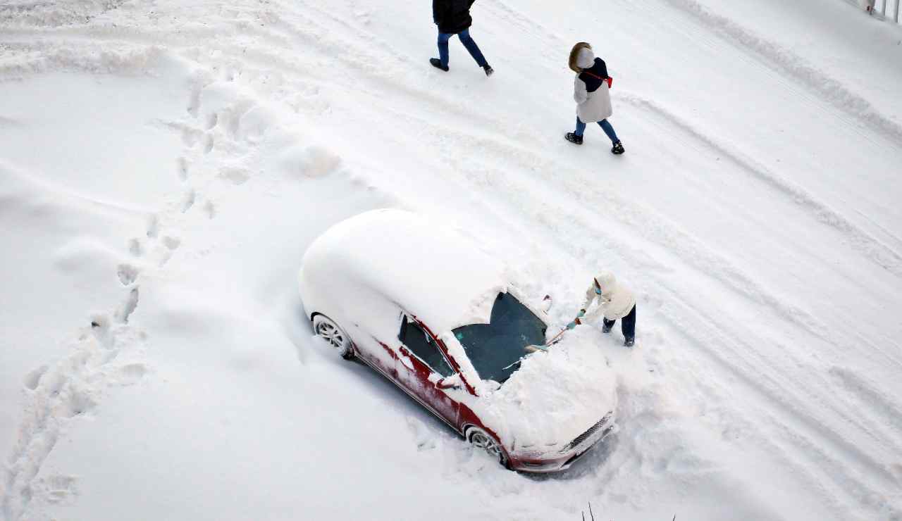 auto neve ladro