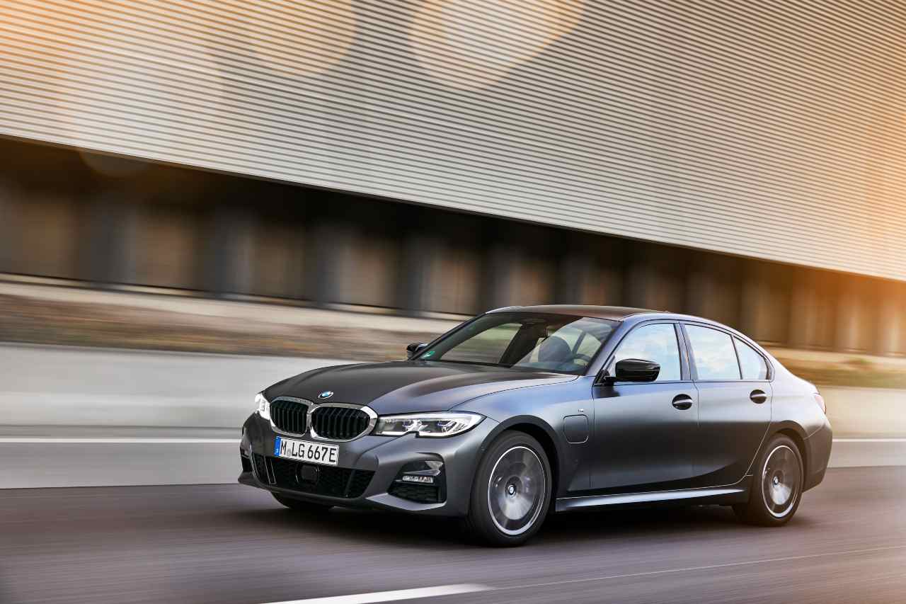 La nuova BMW 320e