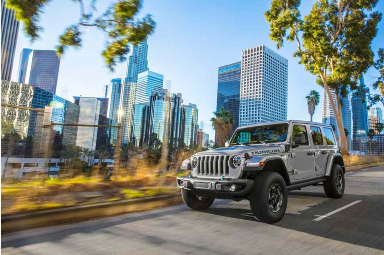 Jeep Wrangler 4xe, modalità di guida e dotazioni