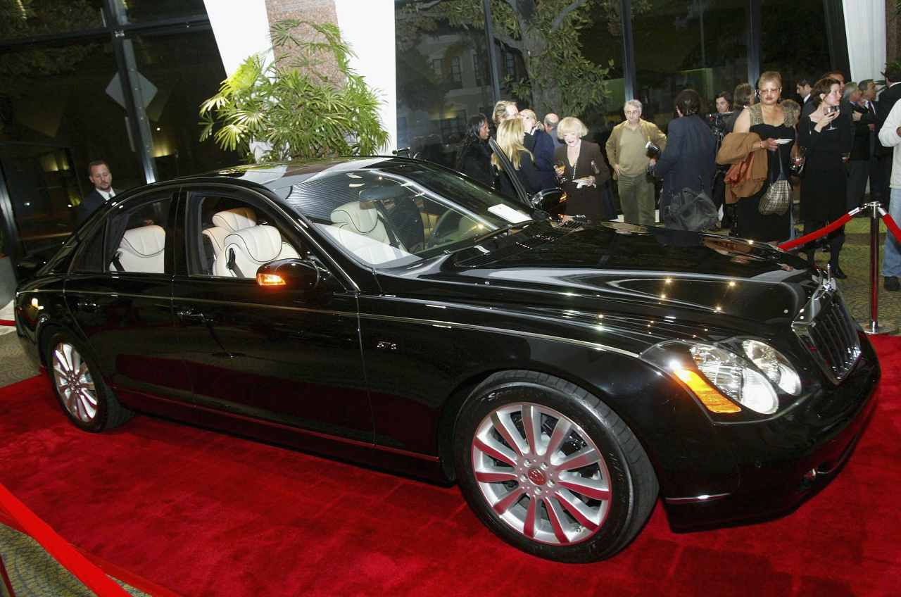 Maybach 57S, si vende la versione pensata per Gheddafi: il prezzo è stellare