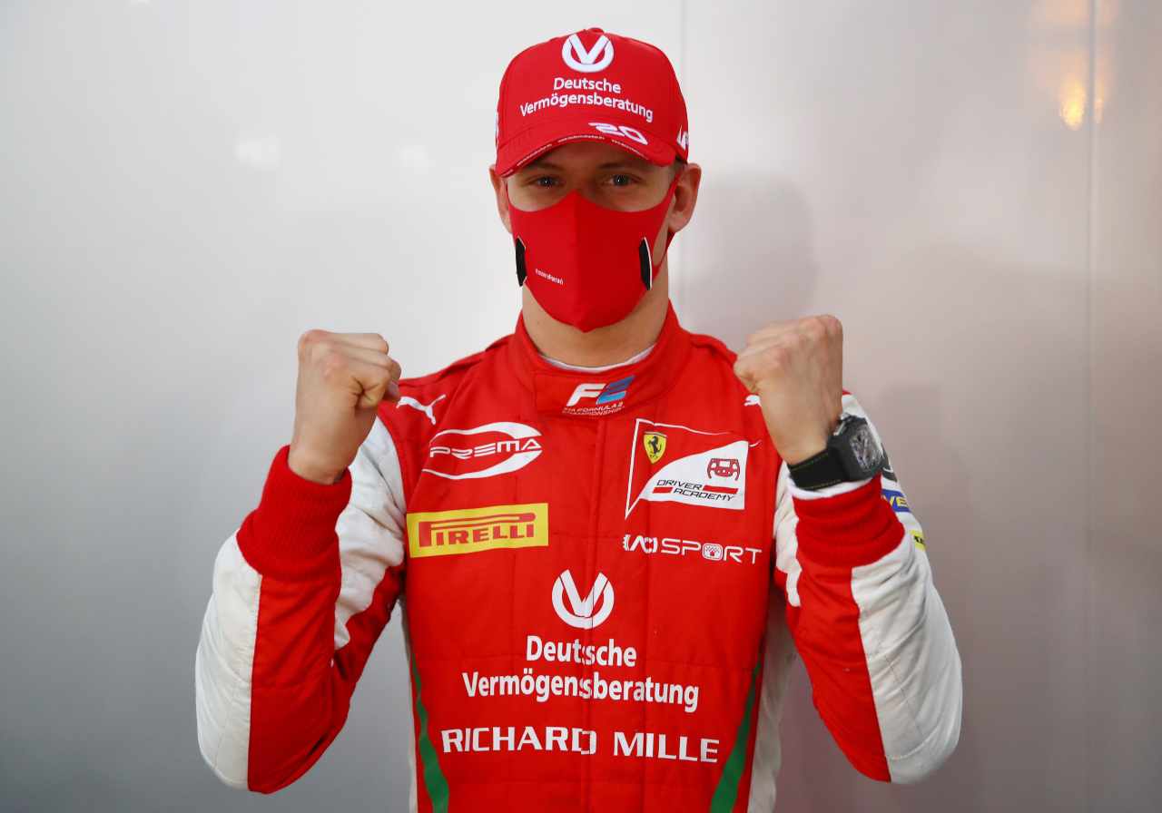 Mick Schumacher l'esploratore: "Amo viaggiare, mi piacciono i serpenti" (foto Getty)