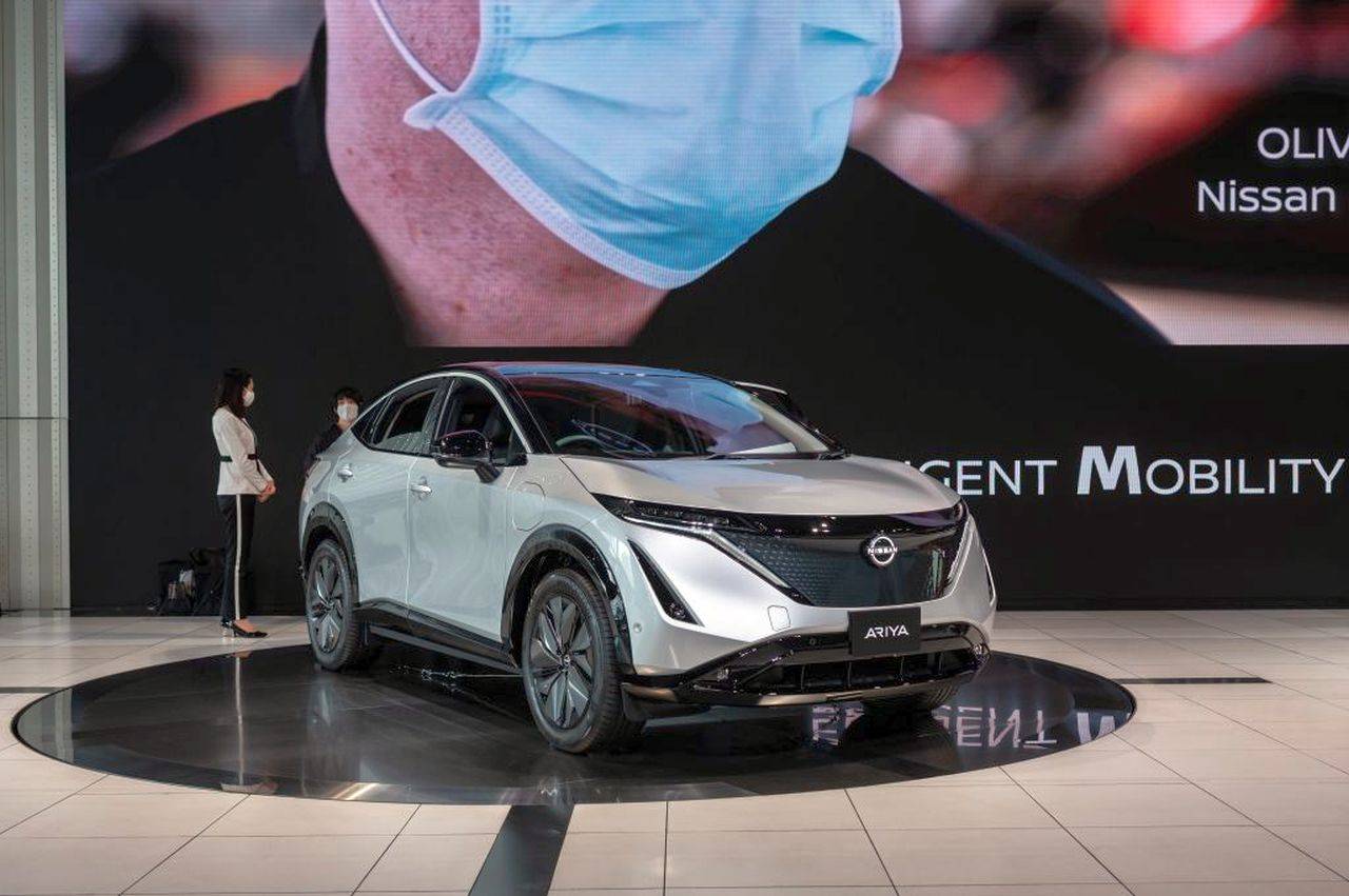 Nissan annuncia la svolta: entro dieci anni solo Auto elettriche