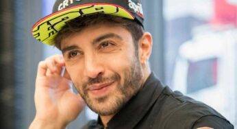 Andrea Iannone mostra la sua Ferrari 488 Pista personalizzata: la foto