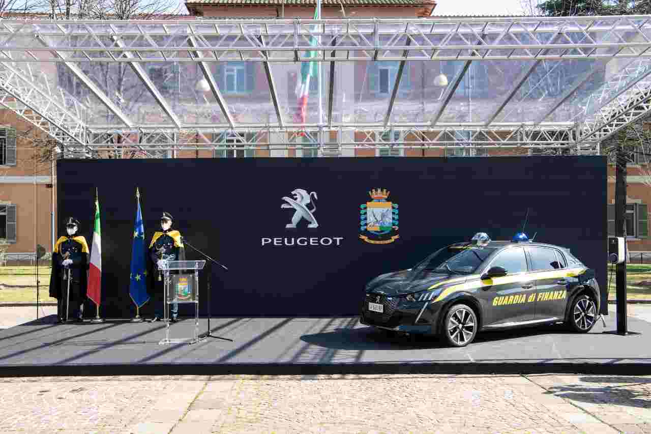 Peugeot e-208 Guardia di Finanza