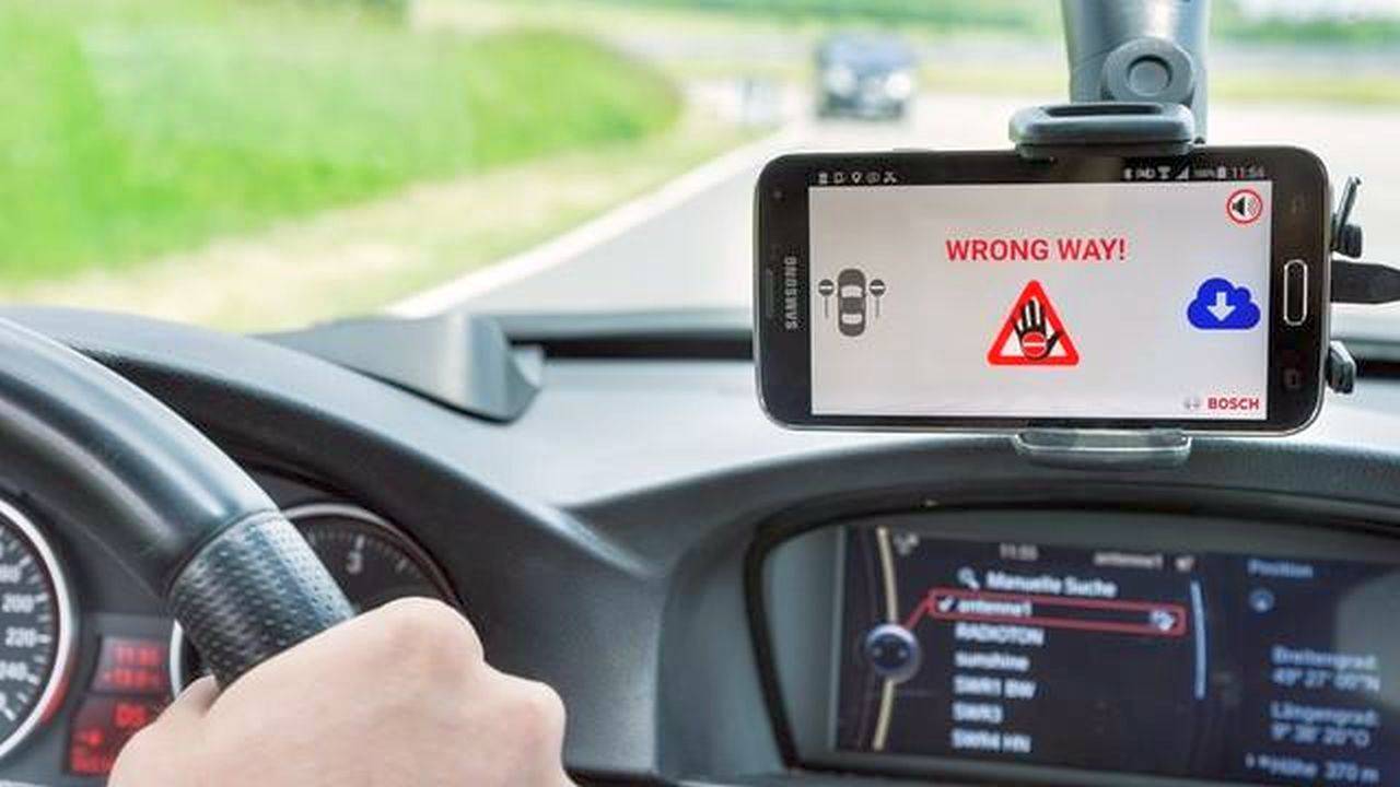 Skoda, a bordo una app salvavita per evitare il contromano 