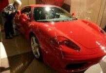 Ferrari 360 Modena pagata in Bitcoin, gli scenari (foto Getty)