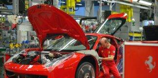 Ferrari, premio di produttività ai suoi dipendenti: 7.500 euro lordi per il 2020
