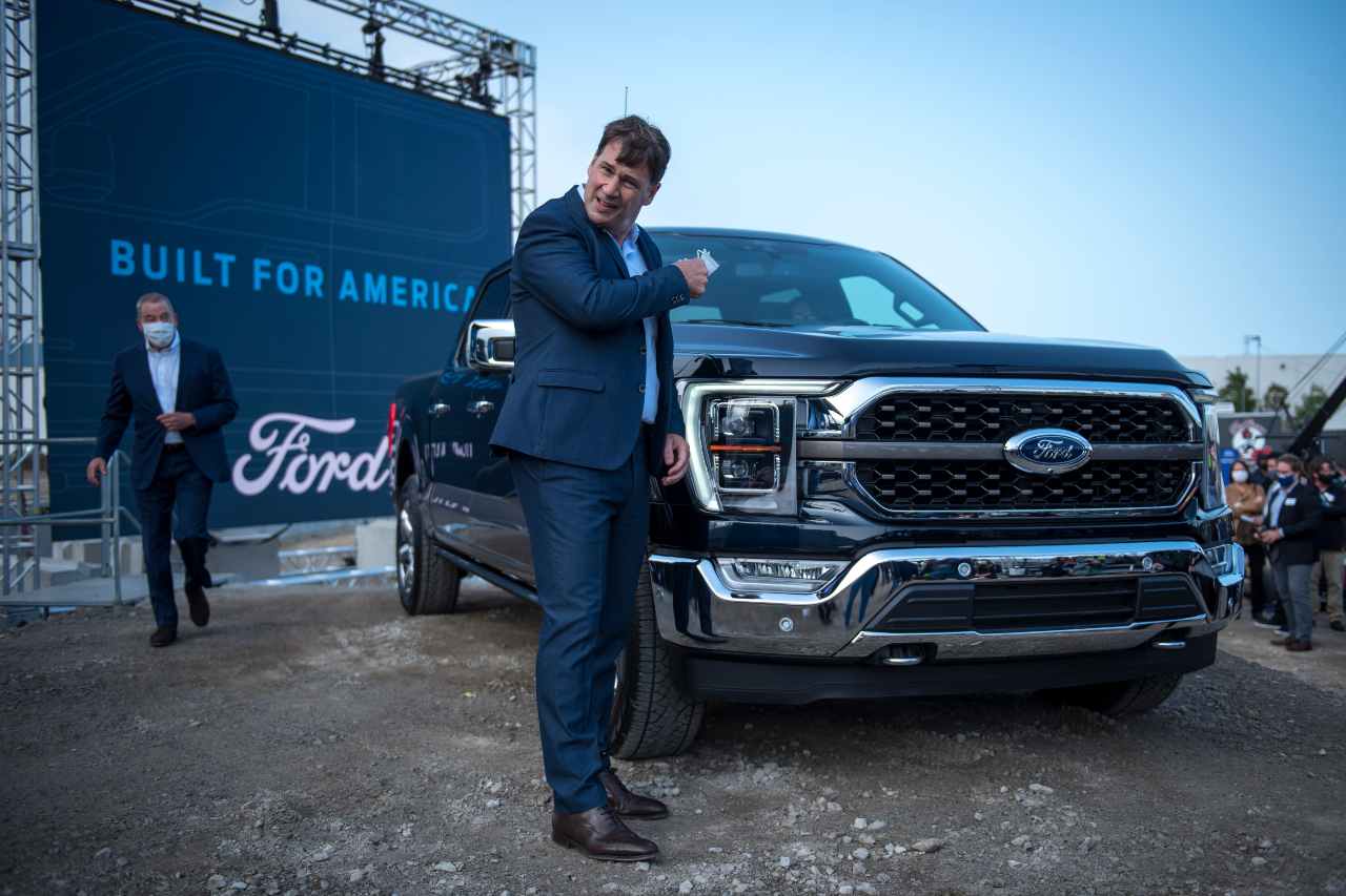 Ford F-150, il salto per lo spot è incredibile - Video